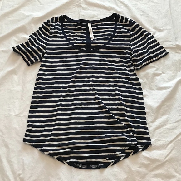 Aritzia T-Shirts - Picture 3 of 6